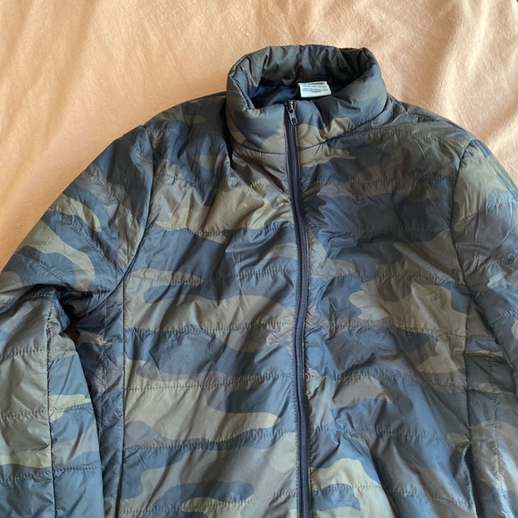 VS Camo Puffer Coat - Picture 1 of 5